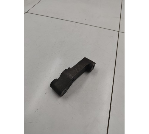 Кронштейн опоры двигателя задний