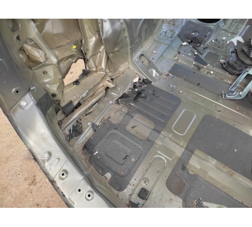 Ниша багажника(запасного колеса)