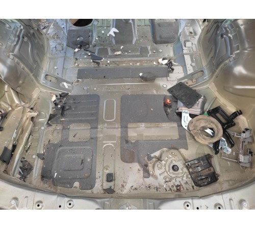 Ниша багажника(запасного колеса)