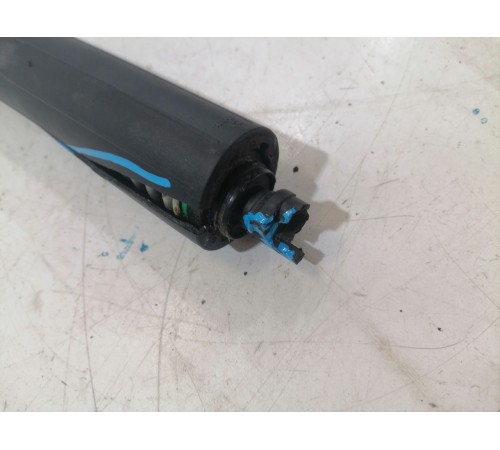 Амортизатор крышки багажника