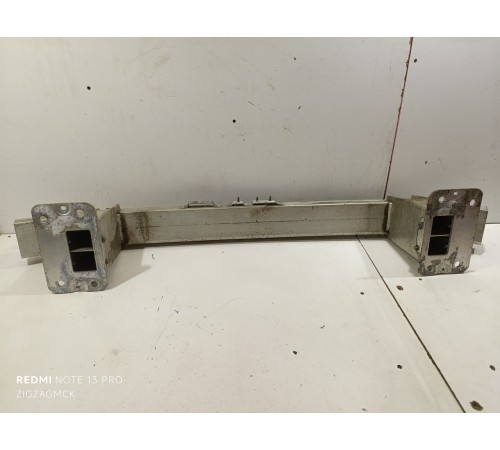 Усилитель  бампера передний