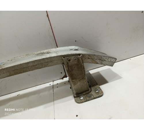 Усилитель  бампера передний