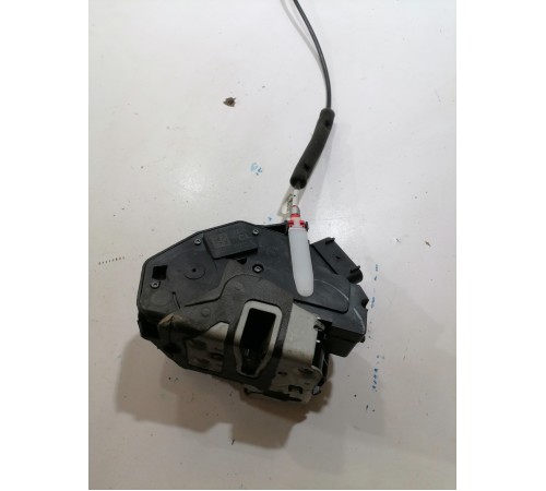 Замок двери передний левый