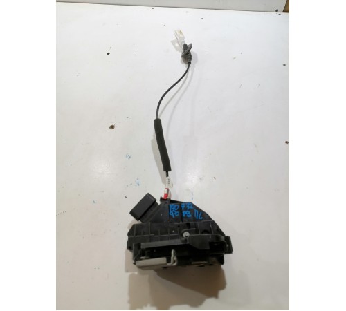 Замок двери передний левый