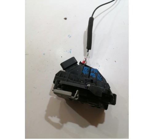 Замок двери передний левый