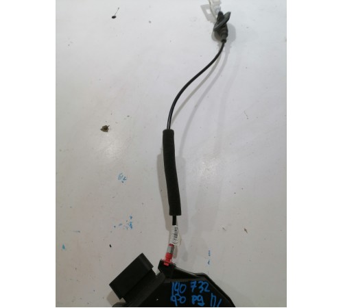 Замок двери передний левый