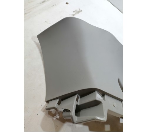 Накладка багажника задняя правая верхняя