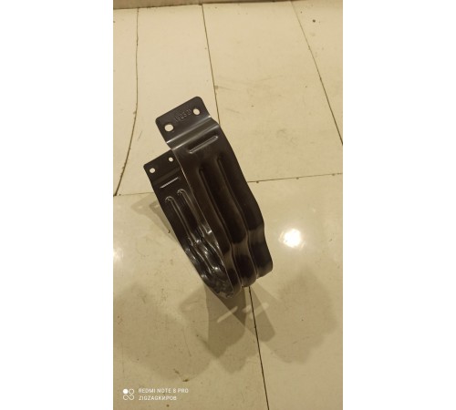 Кронштейн(крепление) салона центральный