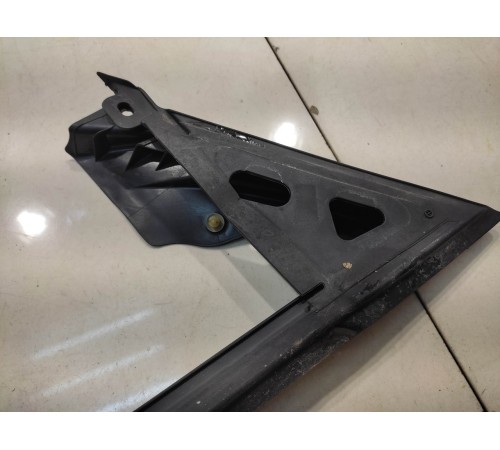 уголок уплотнителя двери левый