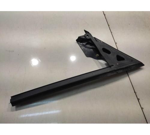 уголок уплотнителя двери левый