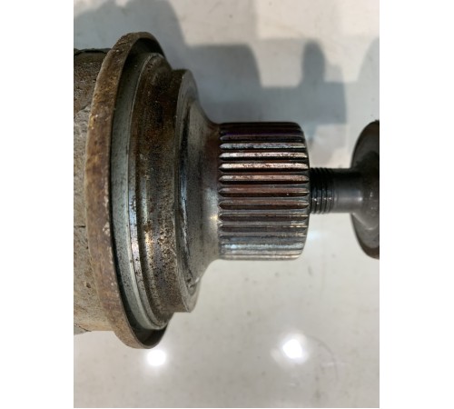 Полуось(привод) (задний, левый)