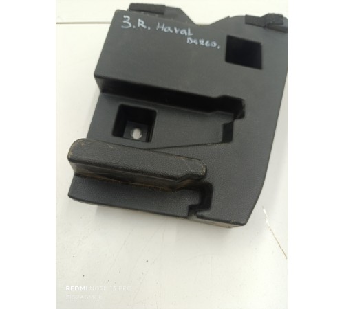 Обшивка багажника правая