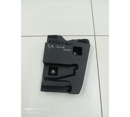 Обшивка багажника правая