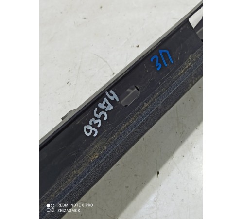 Обшивка багажника правая