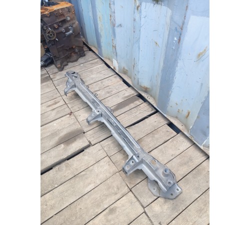 Усилитель бампера задний