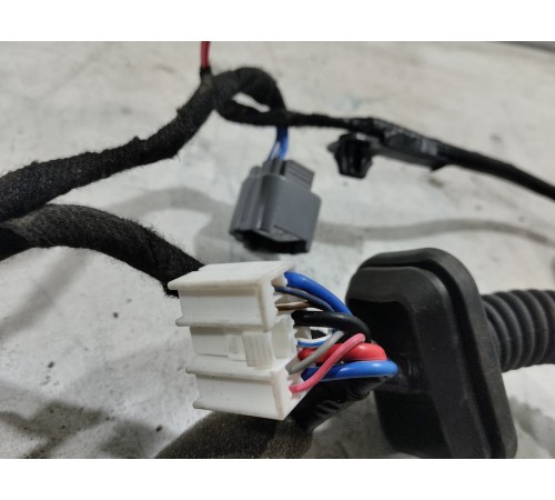 Электропроводка двери задняя левая