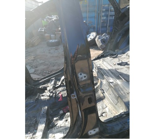 Порог с центральной стойкой левый