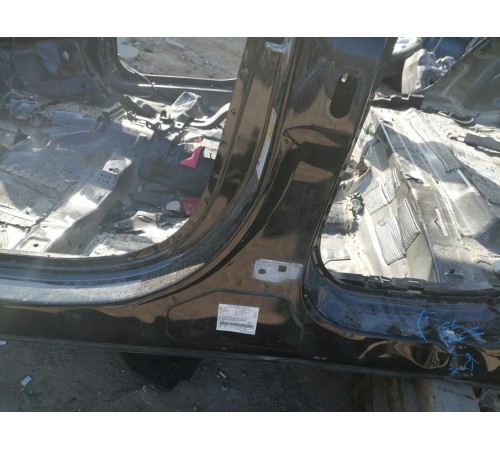 Порог с центральной стойкой левый