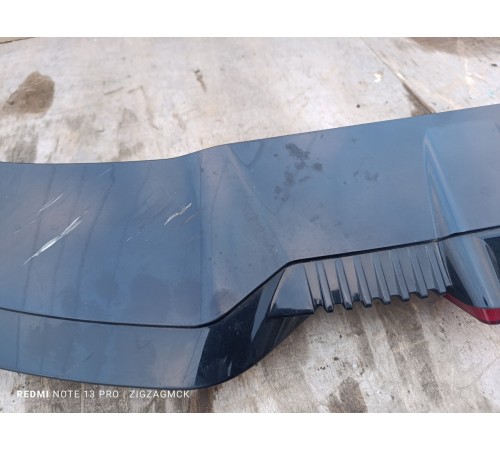 Спойлер крышки багажника