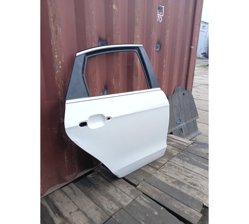 Дверь задняя правая