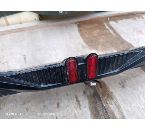 Спойлер крышки багажника