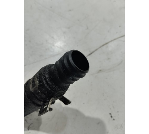 Патрубок системы охлаждения