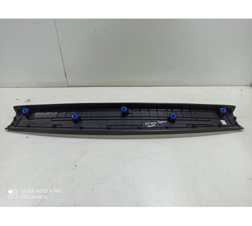 Накладка крышки багажника