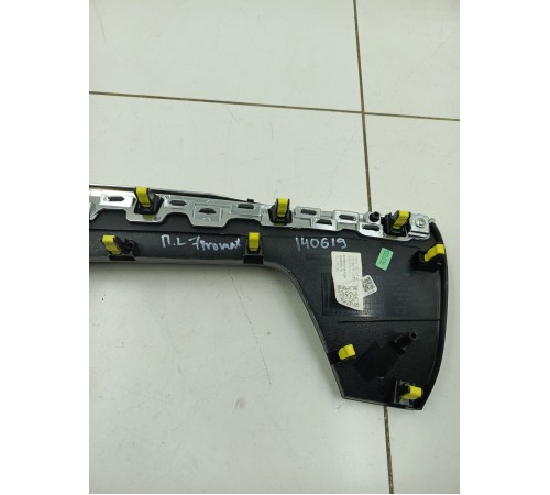 Накладка обшивки двери декоративная передняя левая