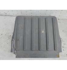 Крышка аккумуляторного ящика