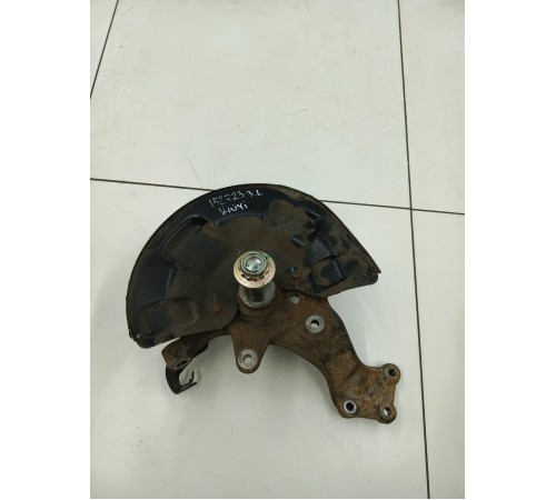 Кулак поворотный задний левый