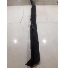 Уплотнитель накладки замка задней панели багажника