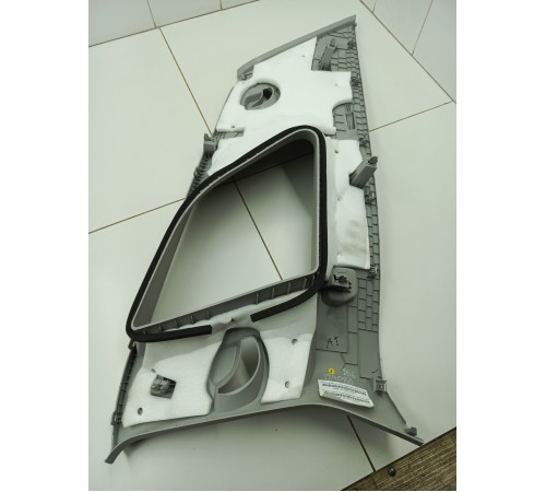 Обшивка багажника левая