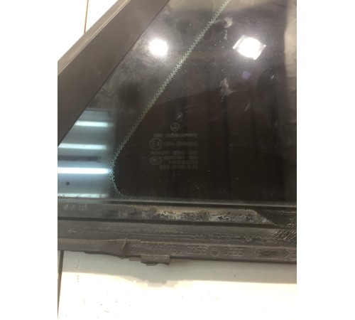 Глухое стекло (заднее, правое)