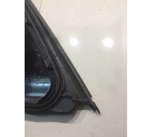 Глухое стекло (заднее, правое)