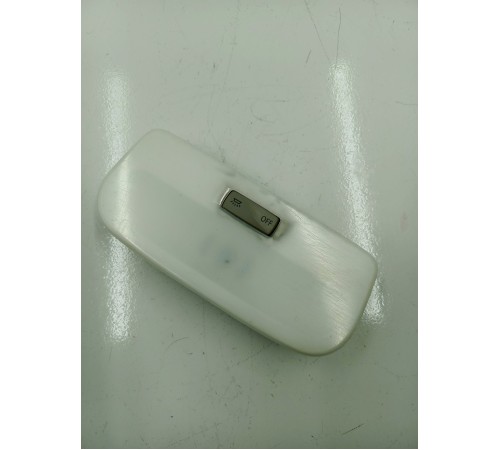 Плафон внутреннего освещения салона задний