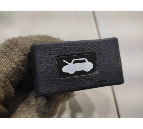 Рычаг открывания капота