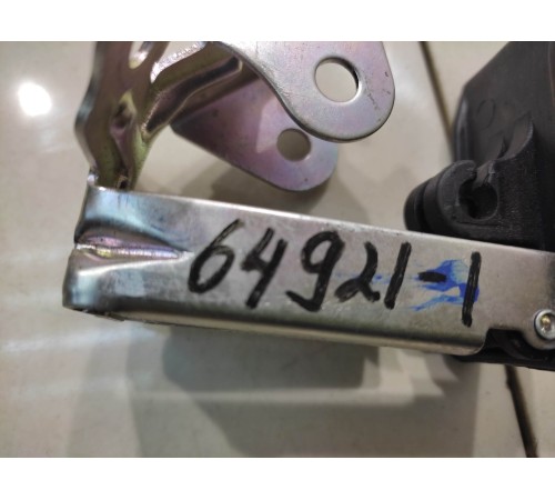 Рычаг открывания капота