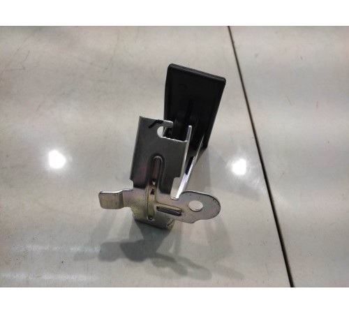 Рычаг открывания капота