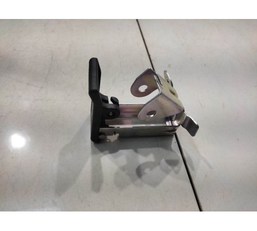 Рычаг открывания капота