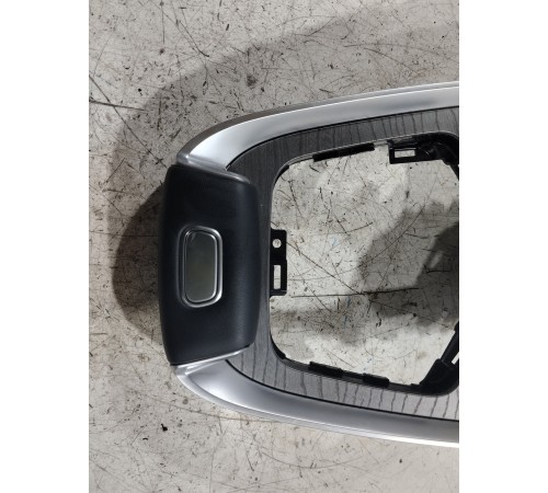 Накладка ящик центральной консоли декоративная