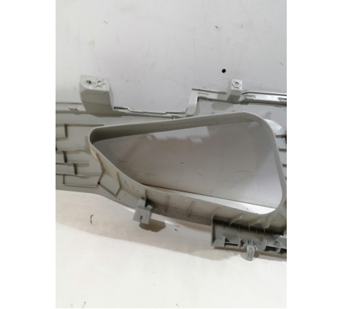 Обшивка задней стойки левая верхняя