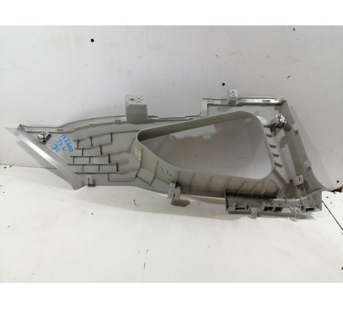 Обшивка задней стойки левая верхняя