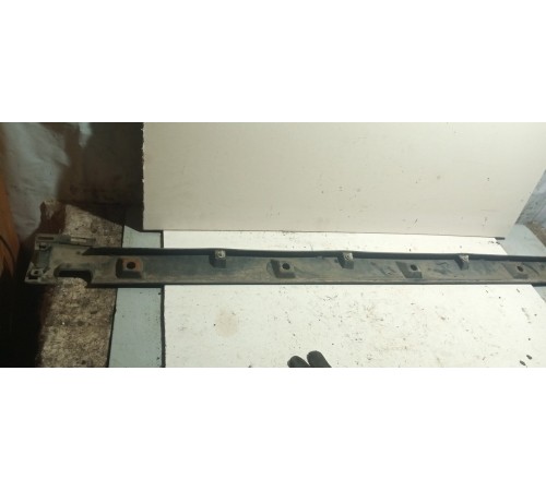 Накладка на порог правая