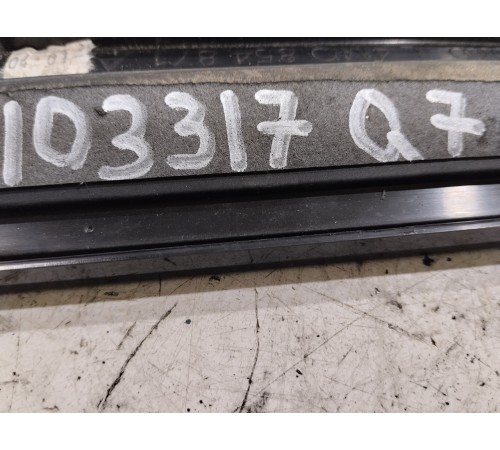 Спойлер боковой крышки багажника левый