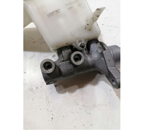 Главный тормозной цилиндр в сборе