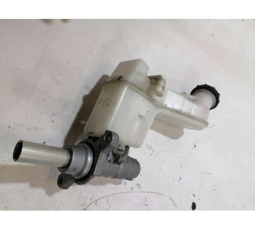 Главный тормозной цилиндр в сборе