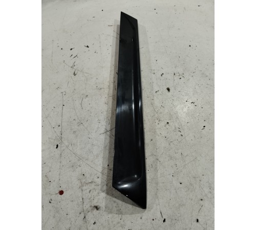 Спойлер боковой крышки багажника левый