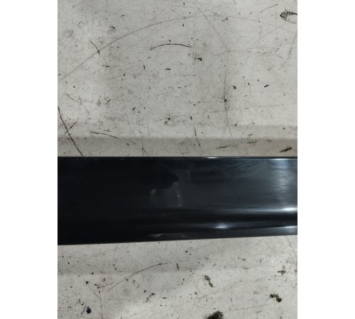 Спойлер боковой крышки багажника левый