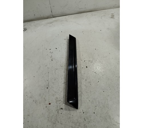 Спойлер боковой крышки багажника левый