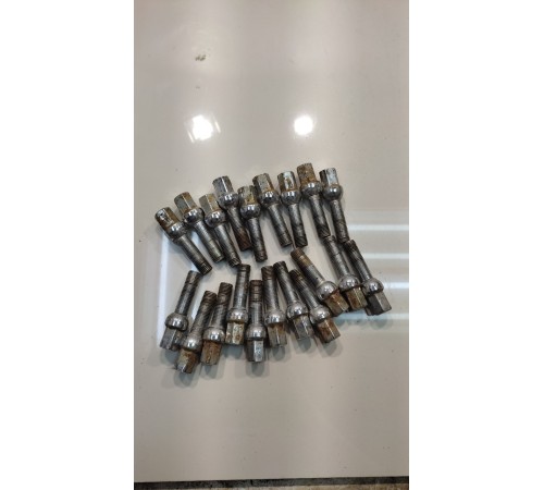 Болты колесные